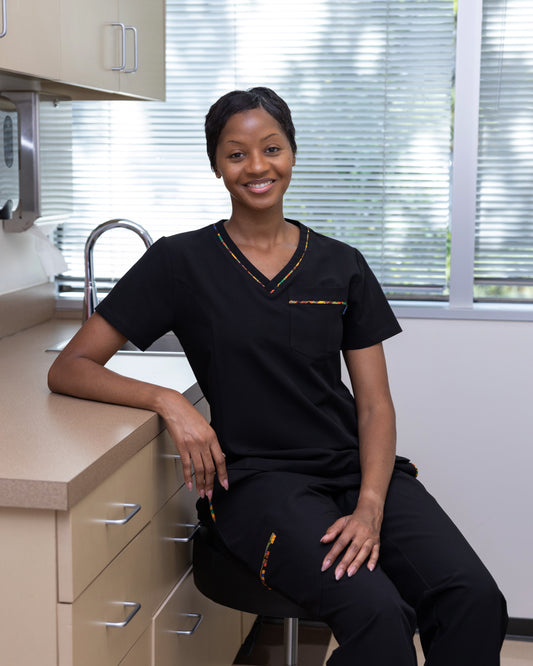 Heritage Pop Women's Scrub Pants - Black 🌈